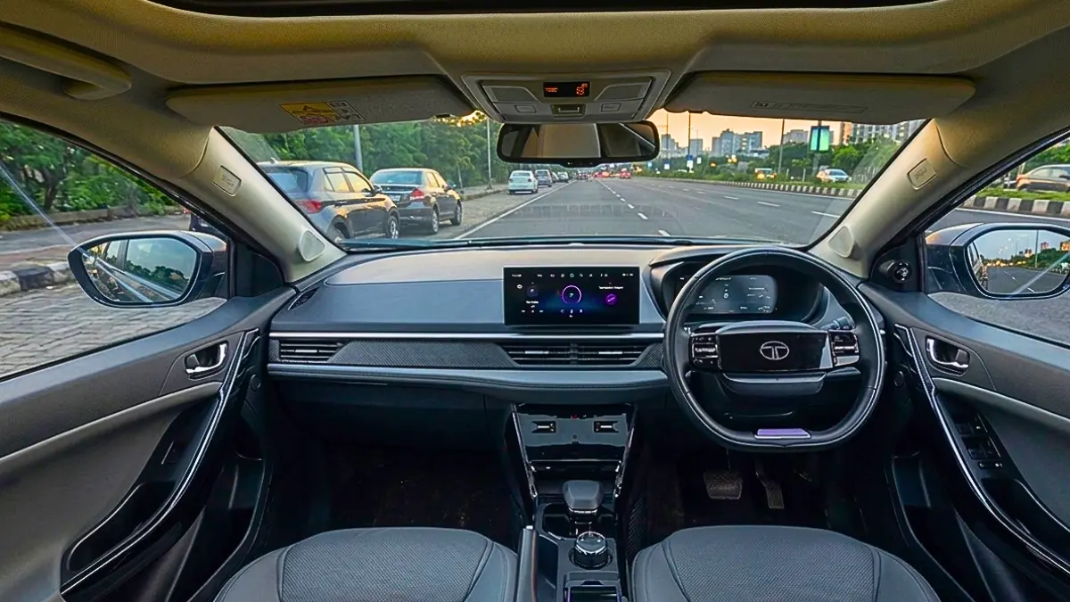 Which is better Brezza or Nexon