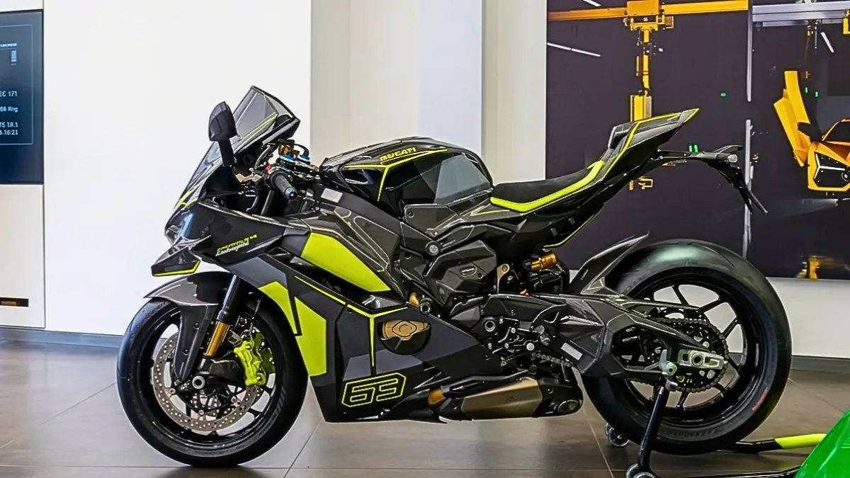 Ducati Panigale V4 Lamborghini Side