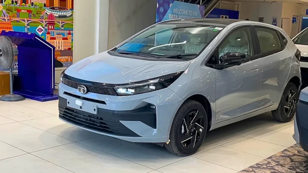 Tata Altroz CNG AMT